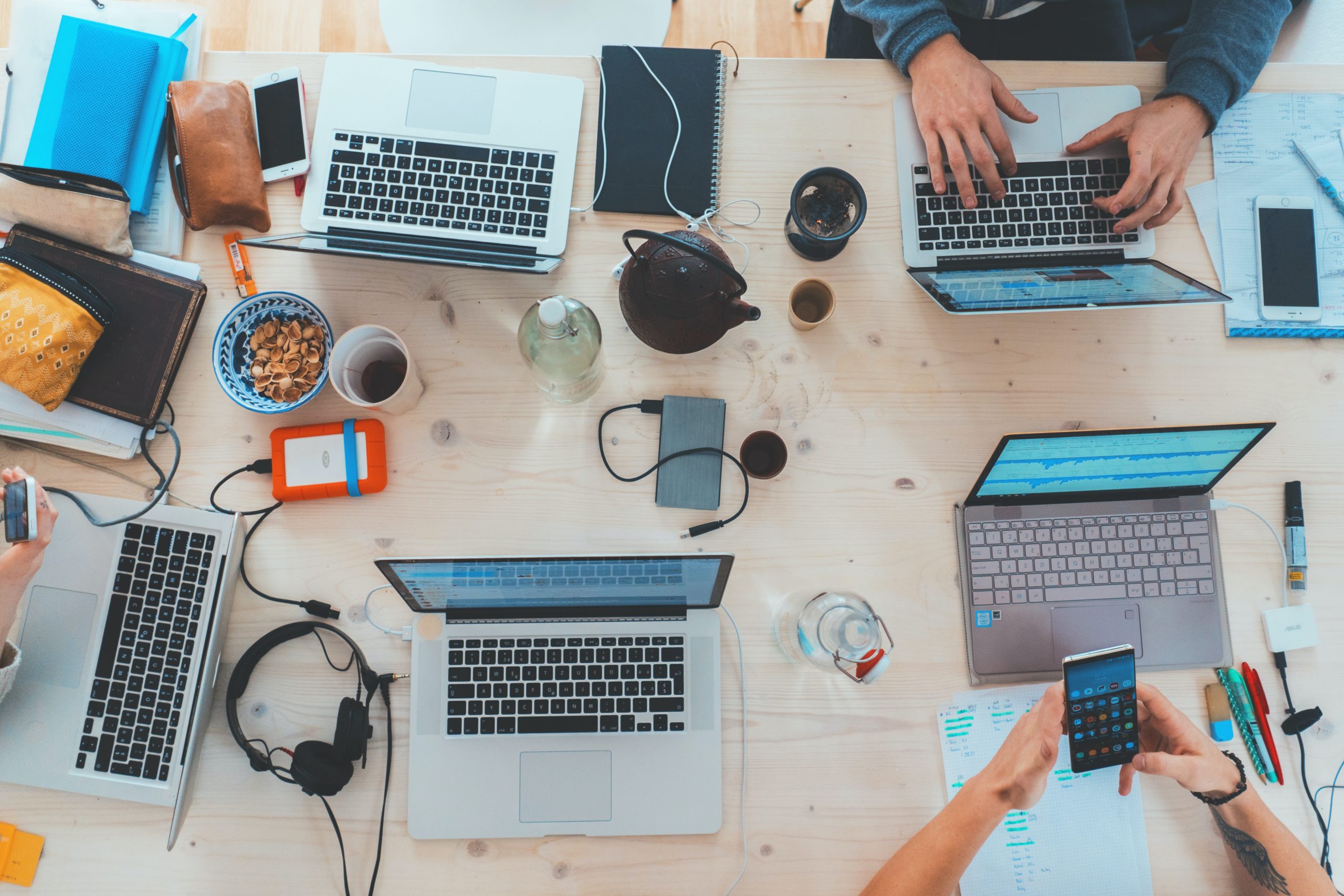 Travailler avec une agence web : 10 avantages clés