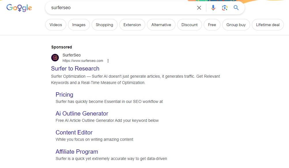 Résultats SEA d'une SERP pour le mot-clé "surferseo"