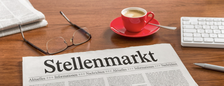 Stellenmarkt in der Zeitung 